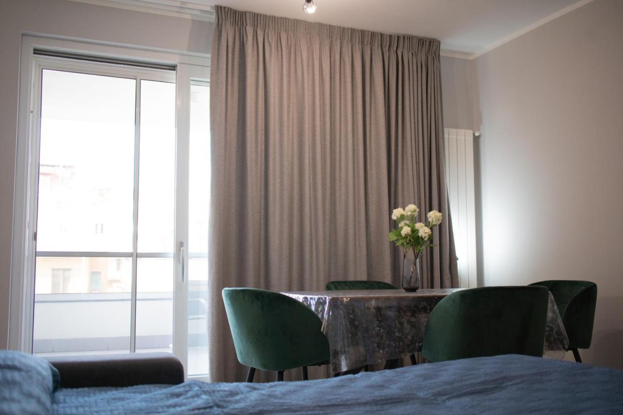 E-Twelve Apartment Наполи Екстериор снимка