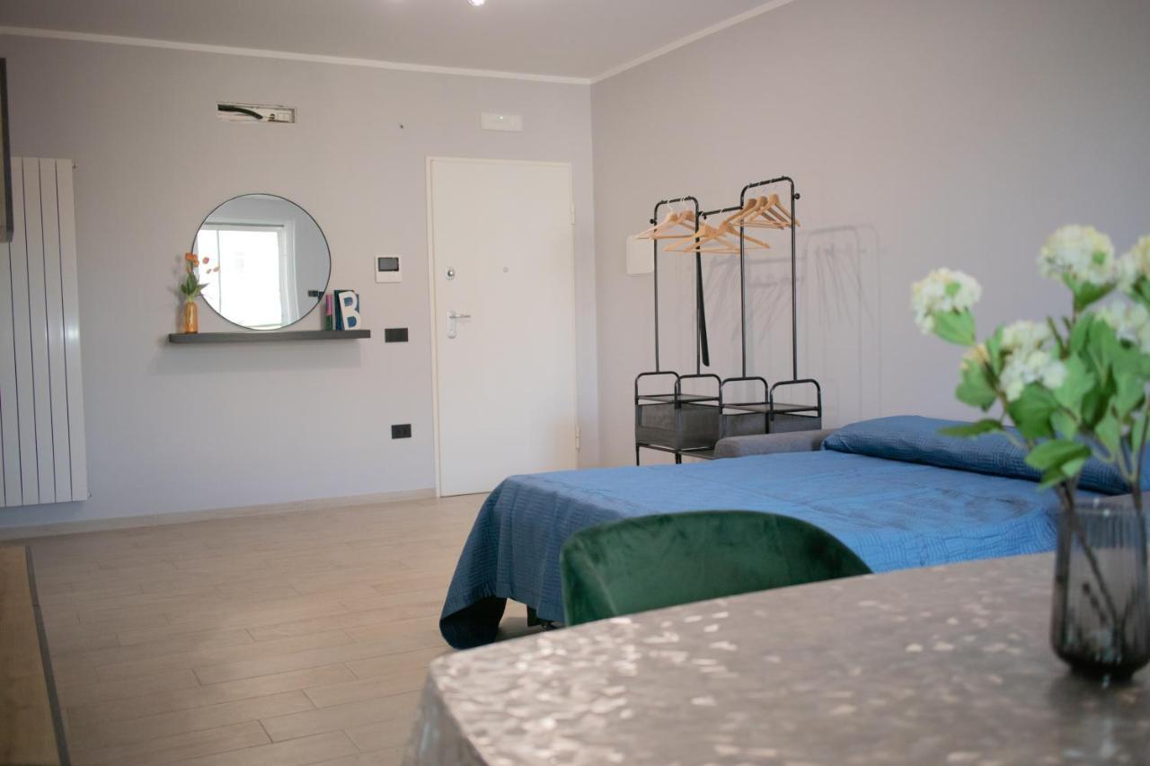 E-Twelve Apartment Наполи Екстериор снимка