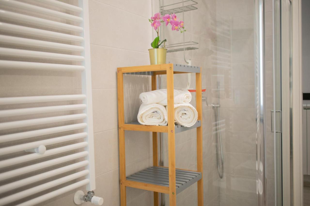 E-Twelve Apartment Наполи Екстериор снимка