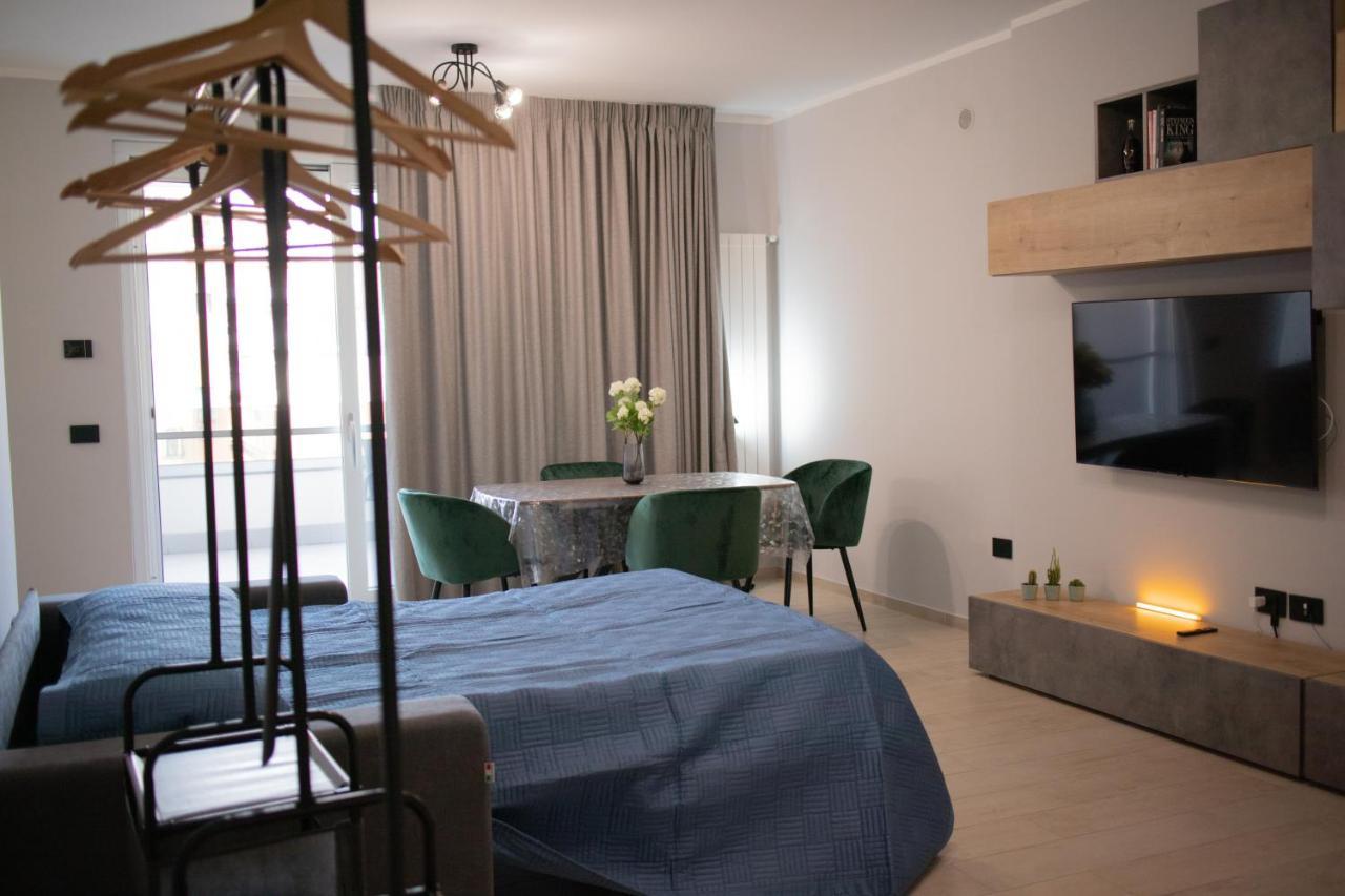 E-Twelve Apartment Наполи Екстериор снимка