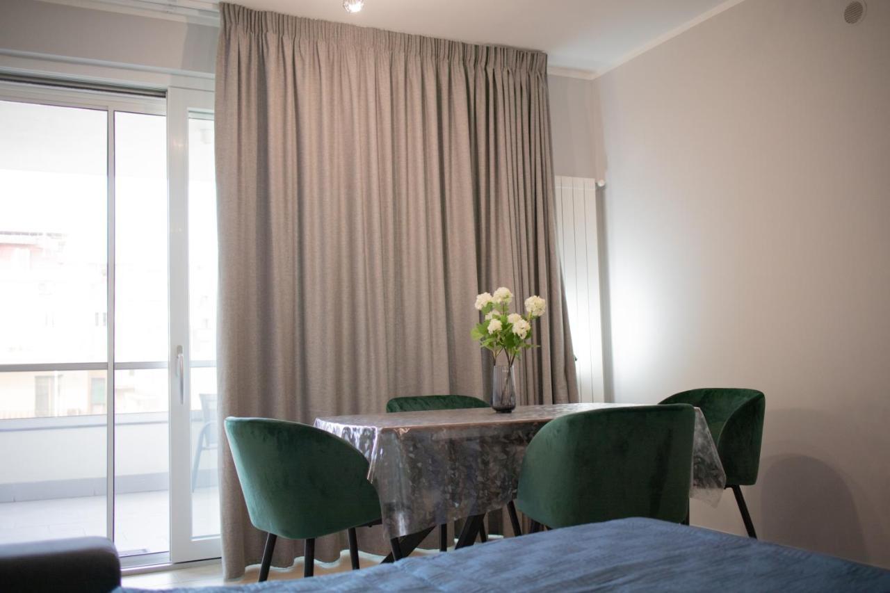 E-Twelve Apartment Наполи Екстериор снимка